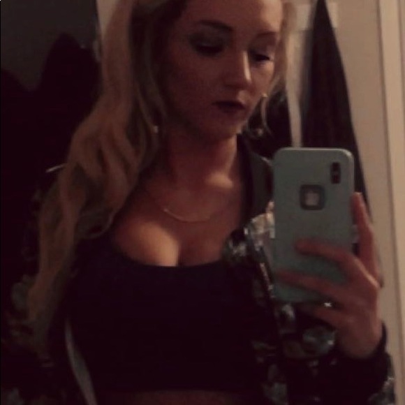 Meet your Posher, Marissa - Picture 2 of 15